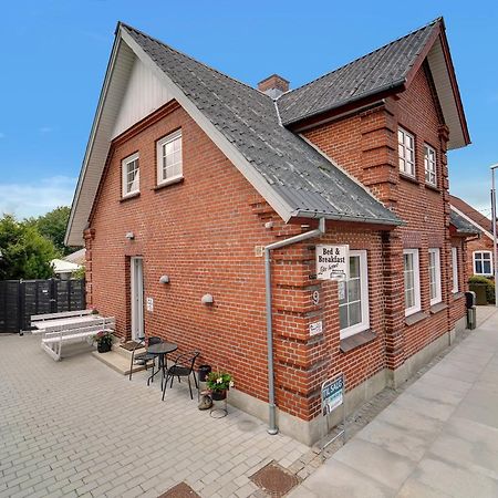 Like Home Holiday House 9 A Варде Экстерьер фото