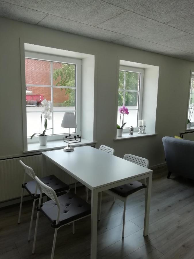 Like Home Holiday House 9 A Варде Экстерьер фото