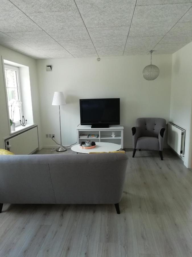 Like Home Holiday House 9 A Варде Экстерьер фото